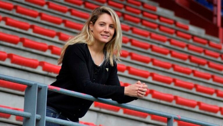 Marjorie Mayans : Une Force Inarrêtable du Rugby Français Marjorie Mayans
