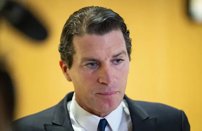 Jérémie Assous et son épouse : Une histoire discrète au cœur du succès Jérémie Assous