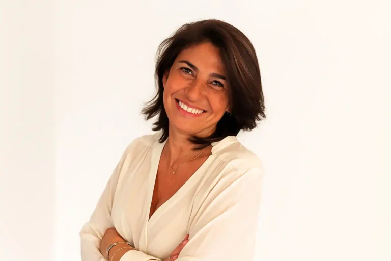 Adra Bataille : la créatrice de lieux inspirés et d’émotions visuelles Adra Bataille